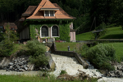 シュヴァルツ・リュチネン川[Schwarze Lutschine]の水力発電所
