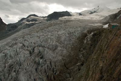 写真:レンクフルー展望台と氷河