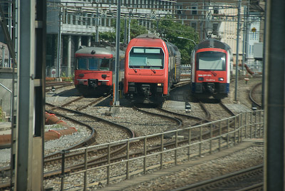 Re450電気機関車とRABe523電車