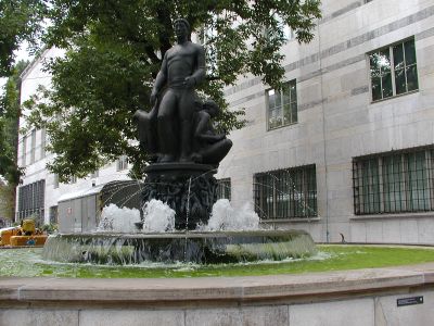バーゼル市立美術館Kunstmuseum Basel横の噴水
