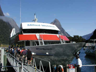 ミルフォードサウンド船